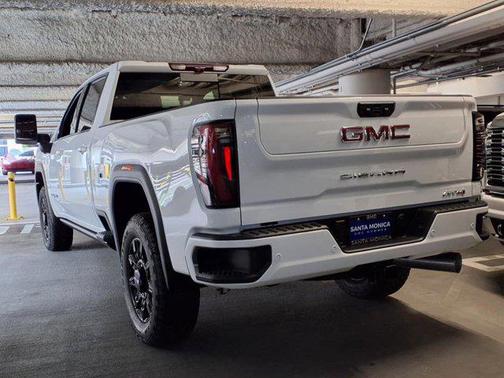 2025 GMC Sierra 2500 AT4