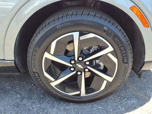 Sterling Gray Metallic 2024 Chevrolet Equinox EV 2LT