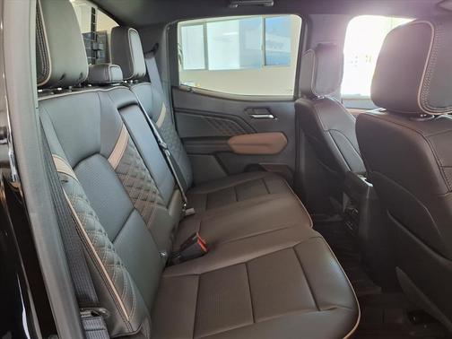 Onyx Black 2026 GMC Canyon Denali