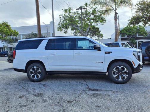 2026 GMC Yukon XL 4WD AT4