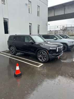 Midnight 2025 Rivian R1S