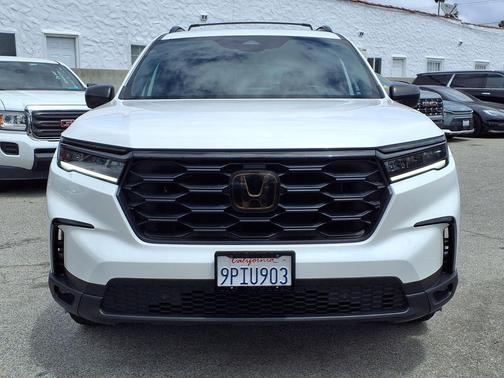 Platinum White Pearl 2025 Honda Pilot Sport
