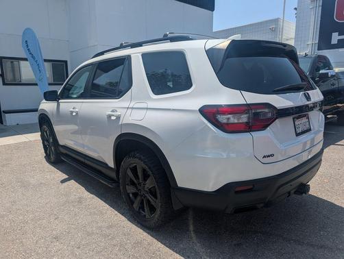 Platinum White Pearl 2025 Honda Pilot Sport
