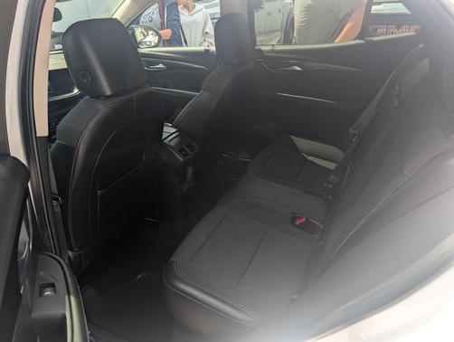 White Frost Tricoat 2023 Buick Envision Preferred FWD