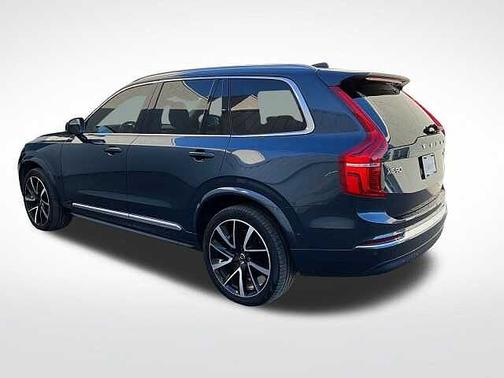 2023 Volvo XC90 Plus
