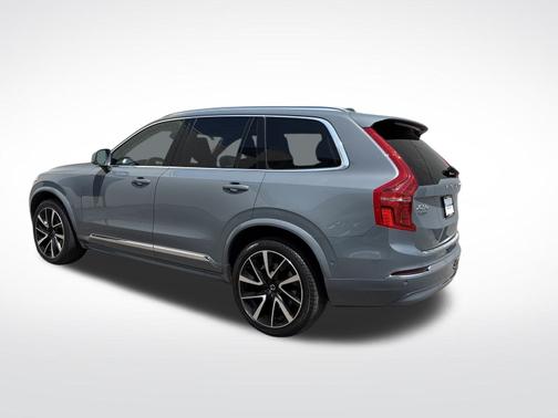 2023 Volvo XC90 B5 Plus