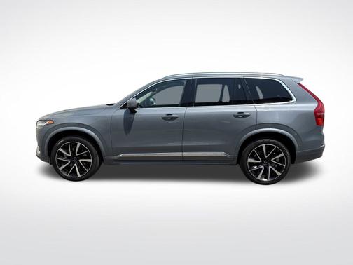2023 Volvo XC90 B5 Plus