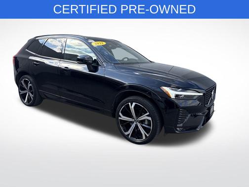 2022 Volvo XC60 B5 R-Design