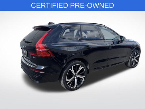 2022 Volvo XC60 B5 R-Design