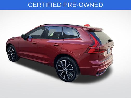 2023 Volvo XC60 B5 Plus Dark Theme