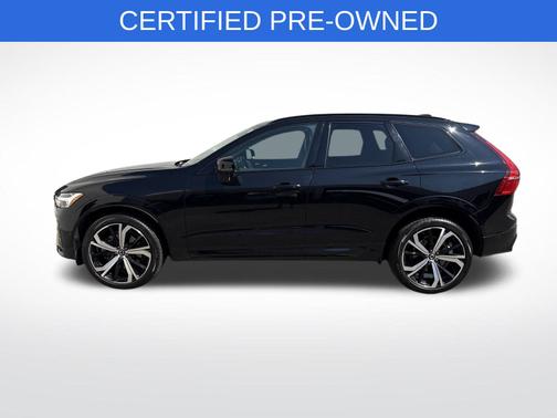2023 Volvo XC60 B5 Ultimate Dark Theme