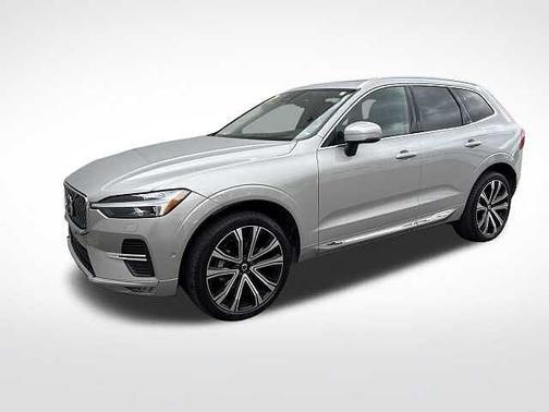 2023 Volvo XC60 B5 Ultimate Bright Theme