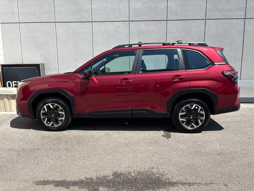 2025 Subaru Forester Base