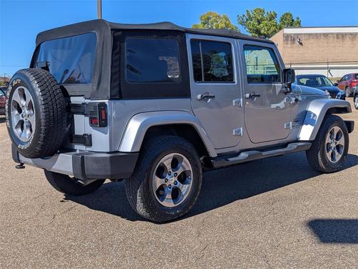 2016 Jeep Wrangler Unlimited Sahara