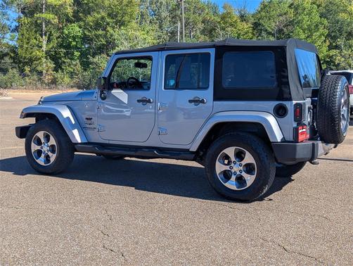 2016 Jeep Wrangler Unlimited Sahara