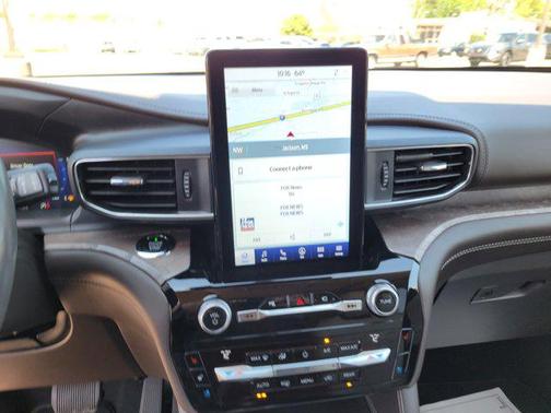 2021 Ford Explorer Platinum
