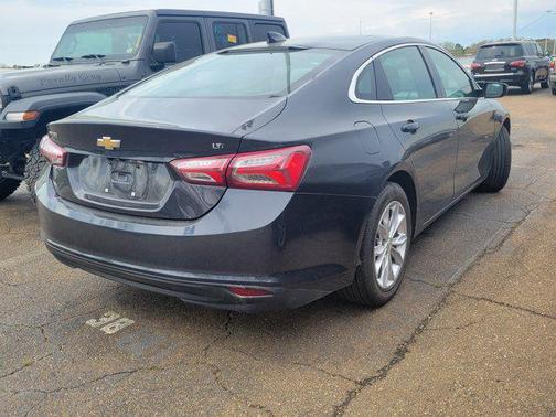 2022 Chevrolet Malibu FWD LT