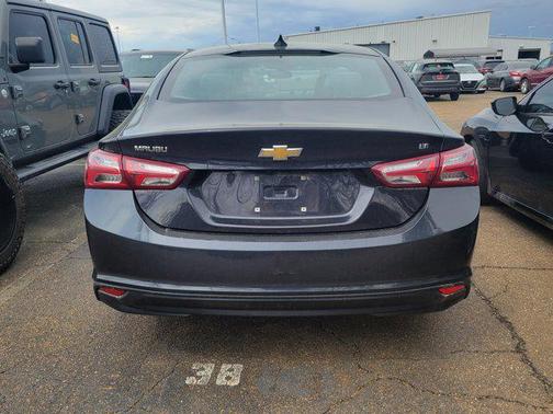2022 Chevrolet Malibu FWD LT