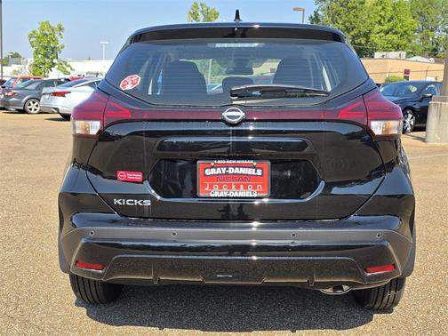 2025 Nissan Kicks S