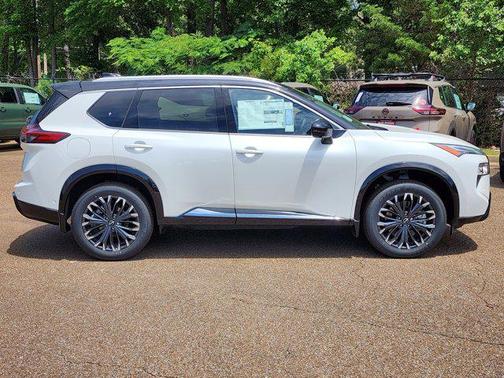 2025 Nissan Rogue Platinum