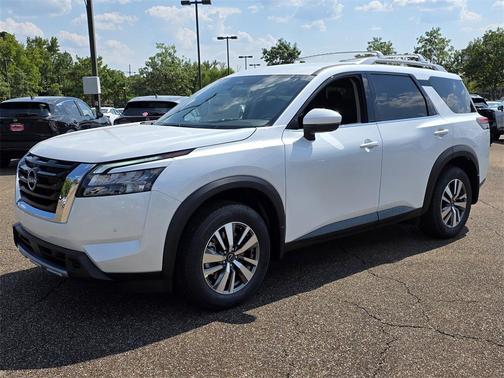 2025 Nissan Pathfinder SL FWD