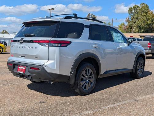 2025 Nissan Pathfinder SV 4WD