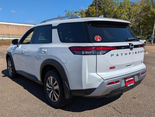 2025 Nissan Pathfinder SL FWD