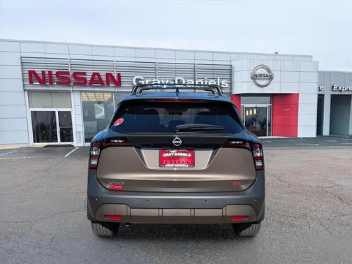 2026 Nissan Kicks SR