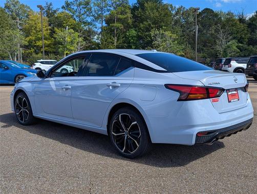 2024 Nissan Altima SR Intelligent AWD