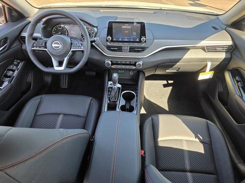 2025 Nissan Altima SR FWD
