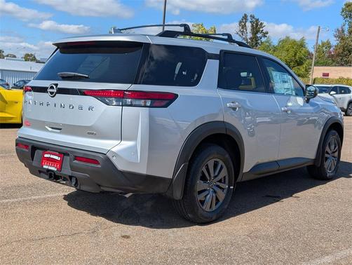 2025 Nissan Pathfinder SV 4WD