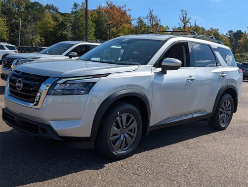 2025 Nissan Pathfinder SV 4WD