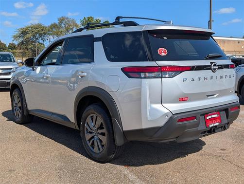 2025 Nissan Pathfinder SV 4WD