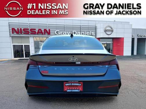 Metal 2025 Hyundai ELANTRA SEL Sport