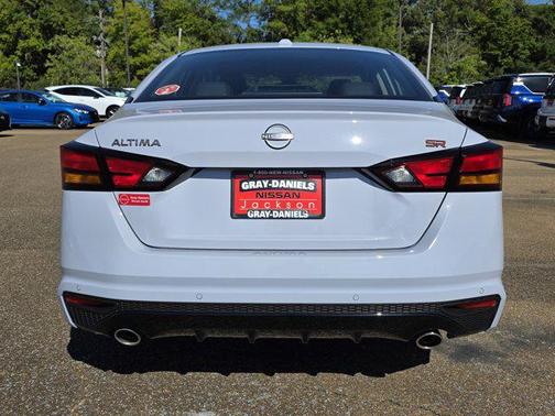 2025 Nissan Altima SR FWD