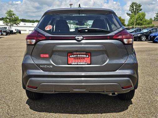 2025 Nissan Kicks S