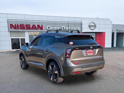 2026 Nissan Kicks SR