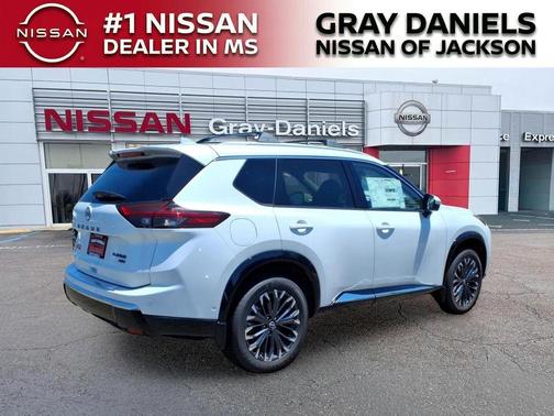 Everest White P 2026 Nissan Rogue Platinum