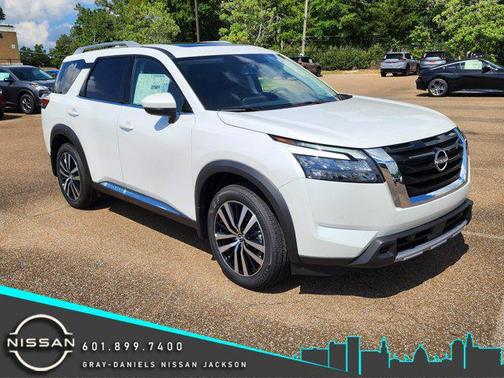 2025 Nissan Pathfinder Platinum FWD