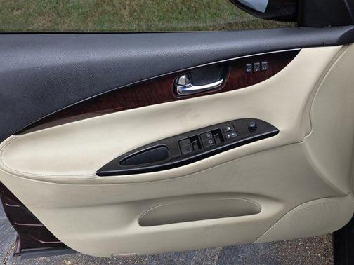 2017 INFINITI QX50 Base