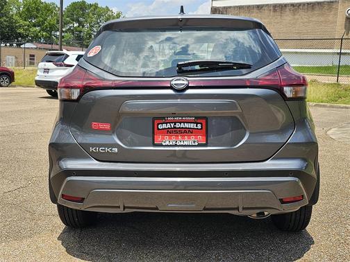 2025 Nissan Kicks S