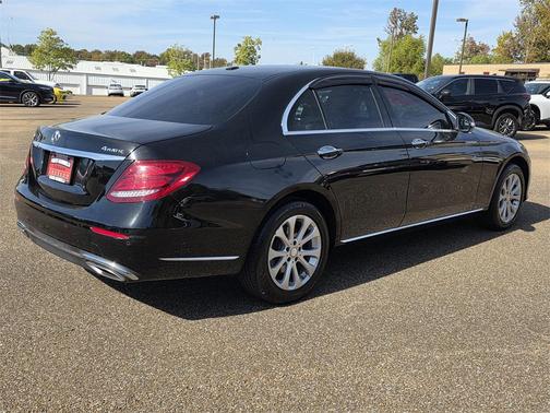 2017 Mercedes-Benz E-Class 4MATIC