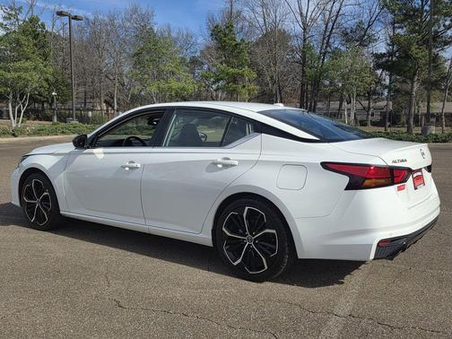 2025 Nissan Altima SR