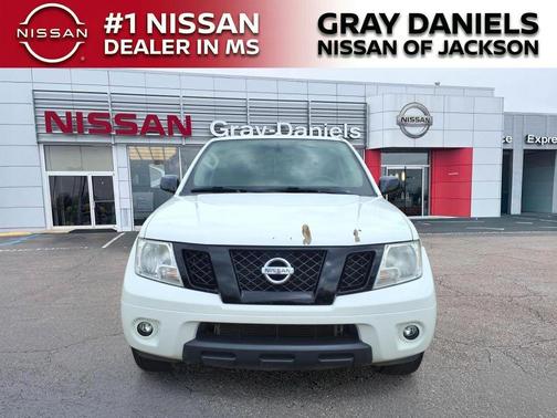 Glacier White 2018 Nissan Frontier SV