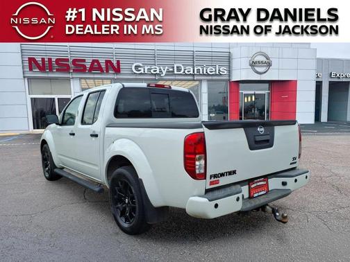 Glacier White 2018 Nissan Frontier SV