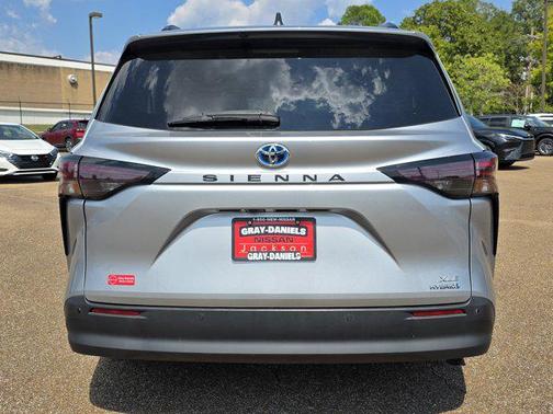 2024 Toyota Sienna XLE 7 Passenger