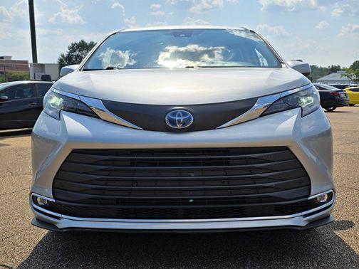 2024 Toyota Sienna XLE 7 Passenger