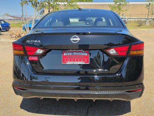 2025 Nissan Altima S FWD