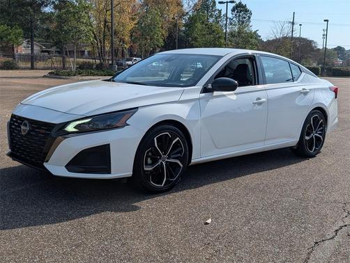 2024 Nissan Altima SR FWD