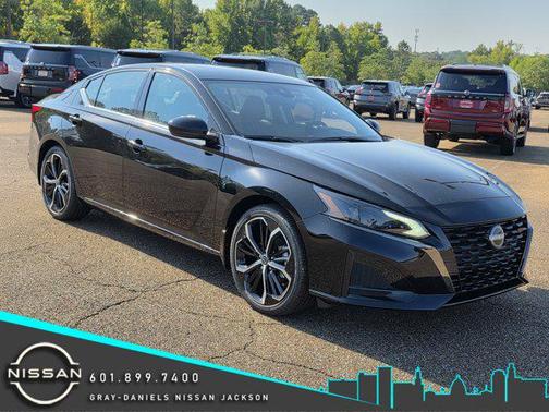 2025 Nissan Altima SR FWD